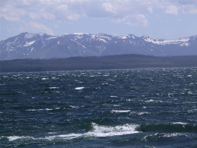 images/Yellowstone Lake (11).jpg